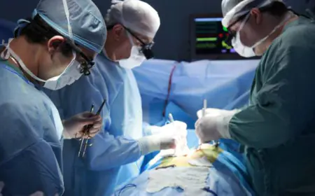 مستشفى الكرك الحكومي يجري عملية نوعية لتثبيت العمود الفقري