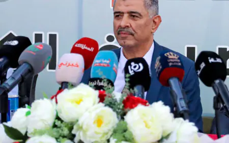 حزب البناء والعمل يسجل قائمته الانتخابية