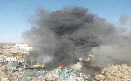 الدفاع المدني يخمد حريقا شب في ساحة خردة في جرش