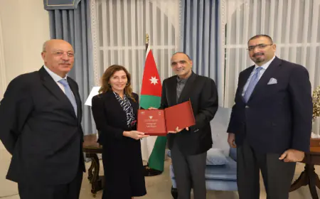 الخصاونة يتسلم التقرير السنوي العشرين لحالة حقوق الإنسان في المملكة لعام 2023