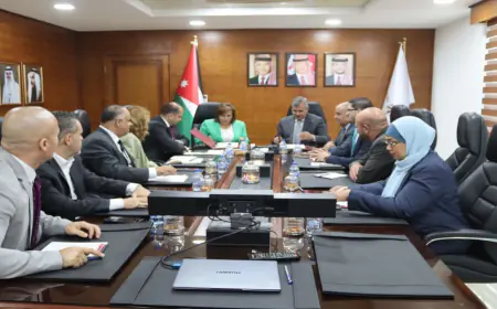 الطاقة  والاستثمار توقعان اتفاقية لإنشاء منطقة حرّة خاصة  في الأزرق