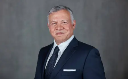 الملك يهنيء الرئيس الجزائري بإعادة انتخابه