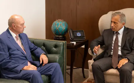 رئيس الوزراء يستقبل رئيس مجلس الأعيان