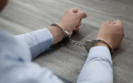 إلقاء القبض على خلية احتيال إلكتروني مكونة من 6 أشخاص