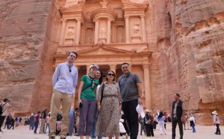 وزيرة الخارجية الرومانية تزور البترا