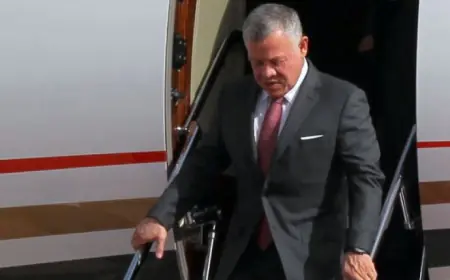 الملك يعود إلى أرض الوطن