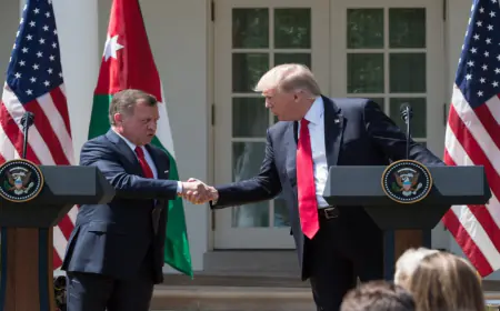 الملك يهنئ هاتفيا الرئيس الأميركي ترامب