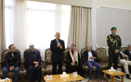 مندوبا عن الملك وولي العهد.. العيسوي يعزي عشيرة النعيمات