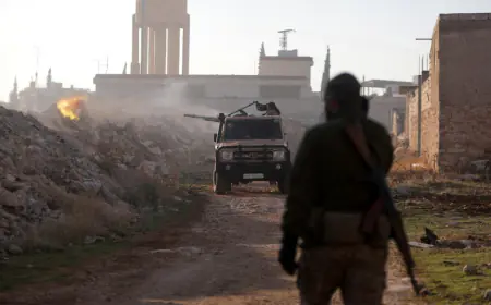 روسيا تتحرك بشكل عاجل  لمنع سقوط حلب.. وسوريا تغلق  مطار حلب