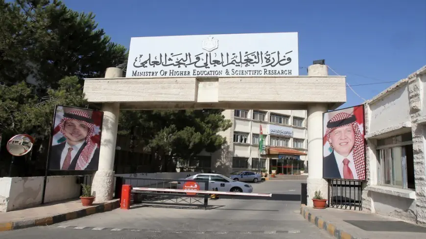 التعليم العالي: توصيات بمنع التدخين ووقف بيعه داخل الجامعات