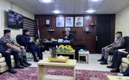 وزير الداخلية يزور مخيم الزعتري