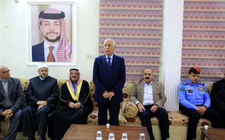 مندوبا عن الملك وولي العهد.. العيسوي يعزي عشيرتي الخصاونة والدويري