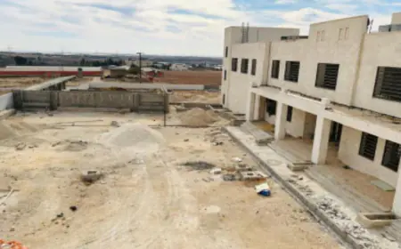 الأشغال تستأنف العمل في ثلاث مدارس كانت قد أوقفت عقود المقاولين فيها (صور)