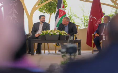 الملك يرافقه ولي العهد يلتقيان وجهاء وممثلين عن أبناء العاصمة