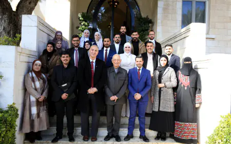 رئيس الديوان الملكي يلتقي وفدا شبابيا