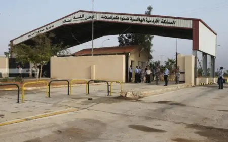 وزير الصناعة يتفقد مصانع داخل الحرة الأردنية السورية