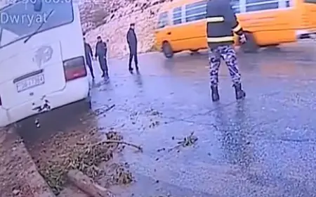 بالفيديو.. 11 إصابة بحادث تدهور لباص كوستر بشارع الأردن