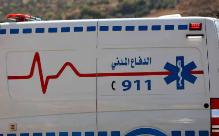 الدفاع المدني والشرطة يخلون 7 أشخاص حاصرتهم المياه داخل مركبة في الزرقاء