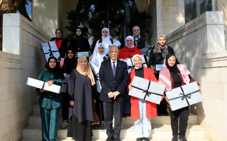 بتوجيهات ملكية.. العيسوي يكرم طالبات من مدرسة خولة بنت الأزور بالطفيلة