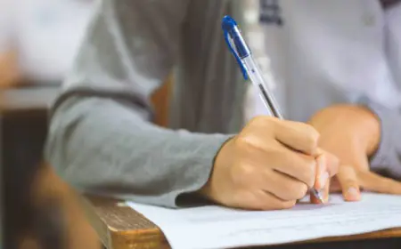 طلبة التوجيهي يتقدمون اليوم لامتحان اللغة العربية