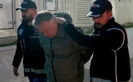 محتال تركي.. يجمع 2.5 مليون دولار من بيع ماء زمزم مغشوش (صور)