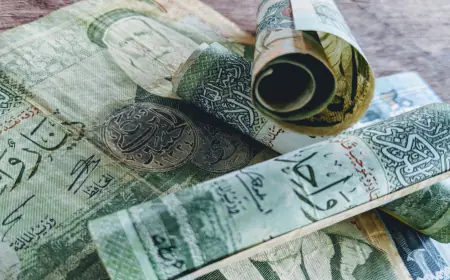 الحكومة تسدد أموالا لمصفاة البترول وغيرها لضخ السيولة في السوق المحلية