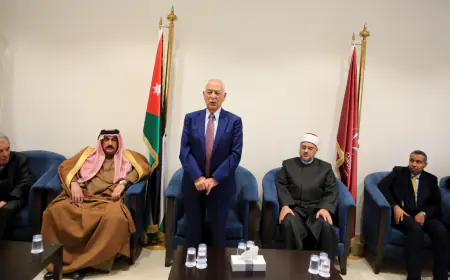 مندوبا عن الملك وولي العهد.. العيسوي يعزي الماضي