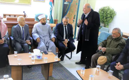 رئيس الديوان الملكي ينقل تعازي الملك وولي العهد بوفاة وزير الإغاثة الفلسطيني