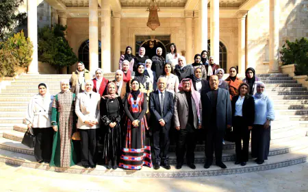 العيسوي يلتقي وفدا نسائيا من عمان