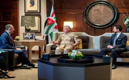 الملك يؤكد أهمية تكثيف الجهود الإنسانية الدولية لمضاعفة المساعدات إلى غزة