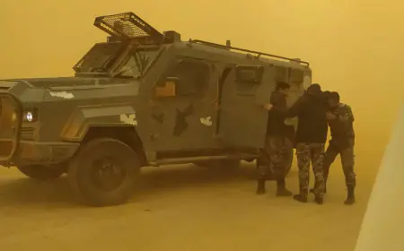 إخلاء 68 شخصاً حاصرهم الغبار الكثيف في معان