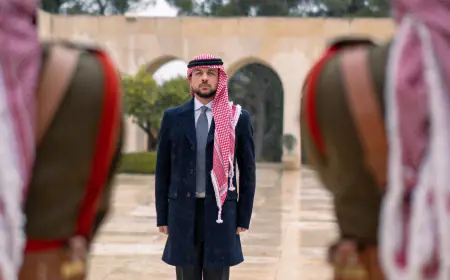 ولي العهد يزور ضريح الملك الحسين بن طلال في ذكرى يوم الوفاء والبيعة