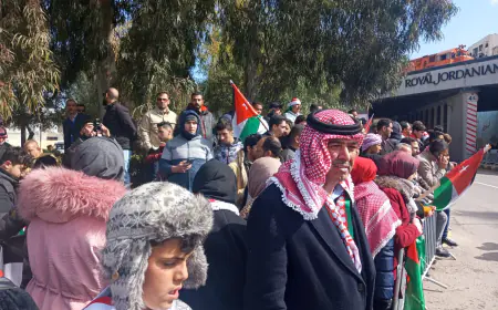 حزب البناء والعمل: مع الملك (فيديو وصور)