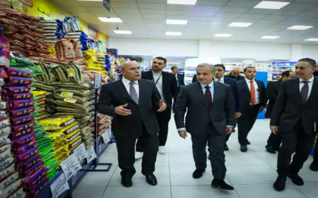 رئيس الوزراء  يتفقد أسواق المؤسستين الاستهلاكيتين المدنية والعسكرية