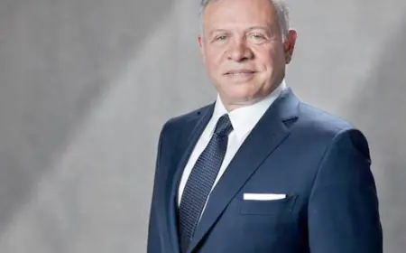 الملك يقيم مأدبة إفطار لكبار المسؤولين