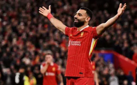 برشلونة يُعيد فتح ملف صلاح.. صراع مستمر مع ليفربول والهلال