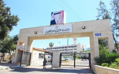 عقوبة الإنذار بحق مدير ومستخدم في حادثة بقاء طلبة في المدرسة بعد الدوام