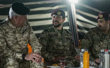 نائب الملك يشارك مرتبات قوات الملك عبدالله الثاني الخاصة الملكية مأدبة الإفطار