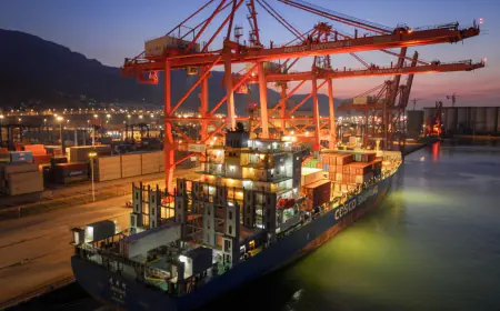 تصعيد تجاري جديد.. الصين تفرض تعريفات جمركية وقيودا على المعادن النادرة