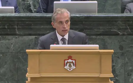 رئيس الوزراء: لن نسمح لأحد أن يتدخل بشؤون الأردن أو أن يملي عليه