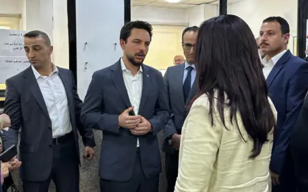 ولي العهد يزور دائرة الرقابة الصحية والمهنية ومجمع الدوائر في أمانة عمان