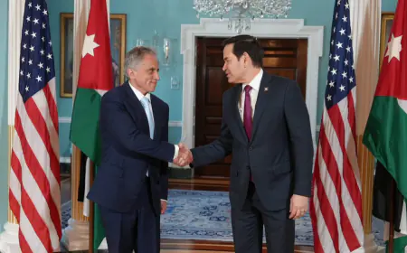 رئيس الوزراء يجري مباحثات مع عدد من كبار المسؤولين في الإدارة الأميركية