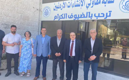 (البناء الوطني) يزور نقابة المقاولين مُهنئاً