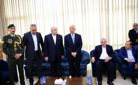 العيسوي ينقل تعازي الملك وولي العهد إلى إياد علاوي بوفاة نجله