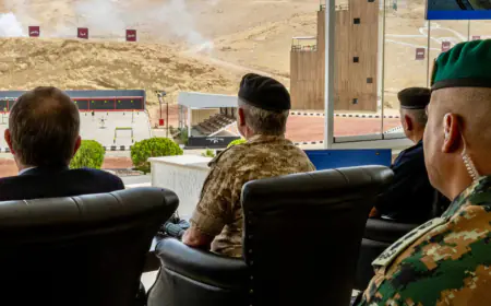 الملك يتابع تمرينا أمنيا باستخدام التكنولوجيا والطائرات المسيّرة والروبوتات