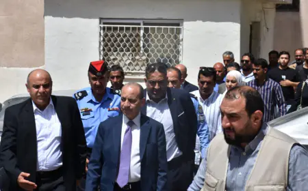 وزير الإدارة المحلية يتفقد واقع الخدمات في بلديتي الزرقاء الكبرى والهاشمية