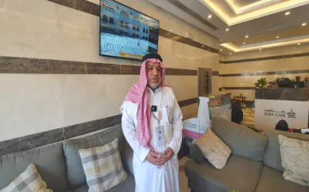 الخلايلة يطمئن على صحة حاج أردني يتلقى العلاج في أحد المستشفيات السعودية