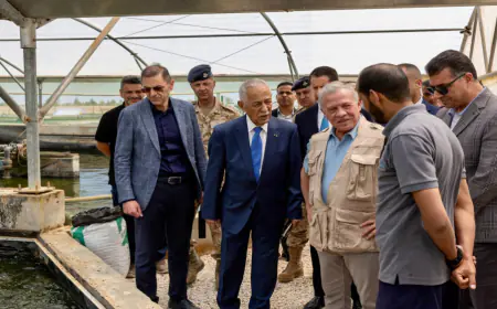 الملك يزور مشروع استزراع سمكي في الجفر