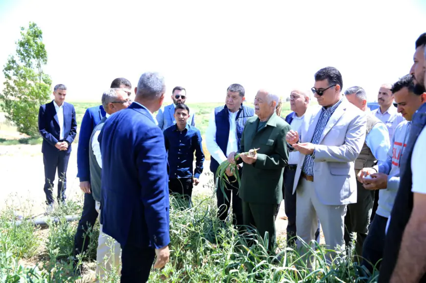رئيس الديوان يتفقد مشاريع مبادرات ملكية زراعية في معان والعقبة