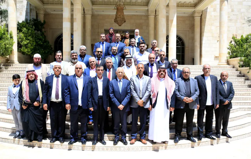 رئيس الديوان الملكي يلتقي وفدا من مخاتير منطقتي النزهة وجبل القصور